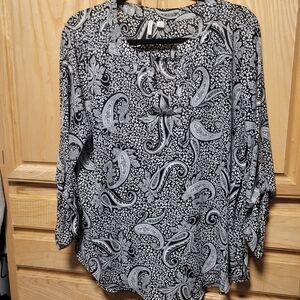 Black and White 3/4 Sleeve Relaxed Blouse